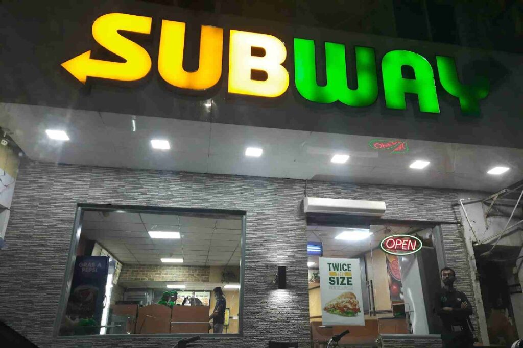 Best Fast Food Restaurants in Karachi