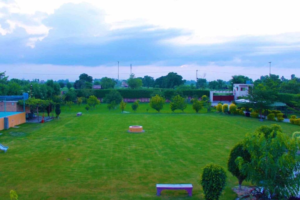 Best Farmhouses in Lahore