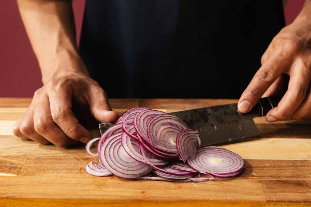 How to Store Cut Onions